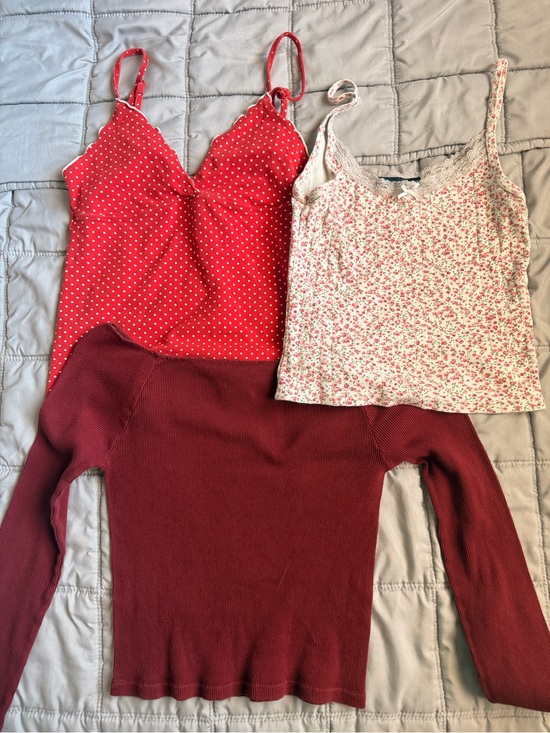 Brandy Melville Tops - COLLEGE CLOSET CLEAN OUT       ~brandy bundle~